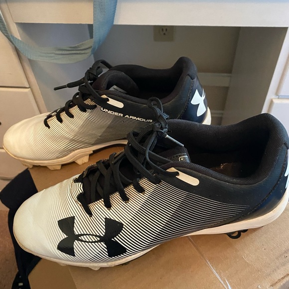 Under Armour Baseball Cleats. Men size 8.5. Black/White colors. - Picture 3 of 7
